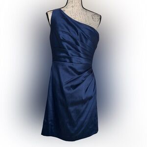 Monique Lhuillier Dress